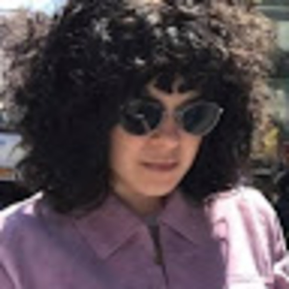 Meet your Posher, Becca - Picture 1 of 1